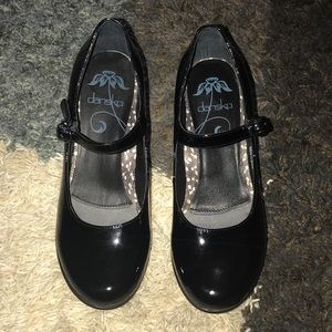 Dansko patent black Mary Jane heels size 37